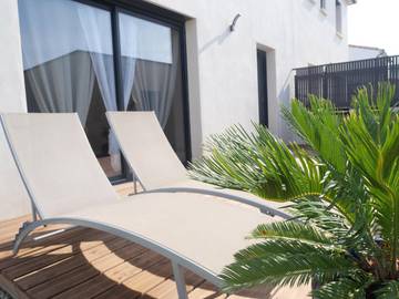 Gîte pour 5 personnes, avec terrasse et jardin à Garons