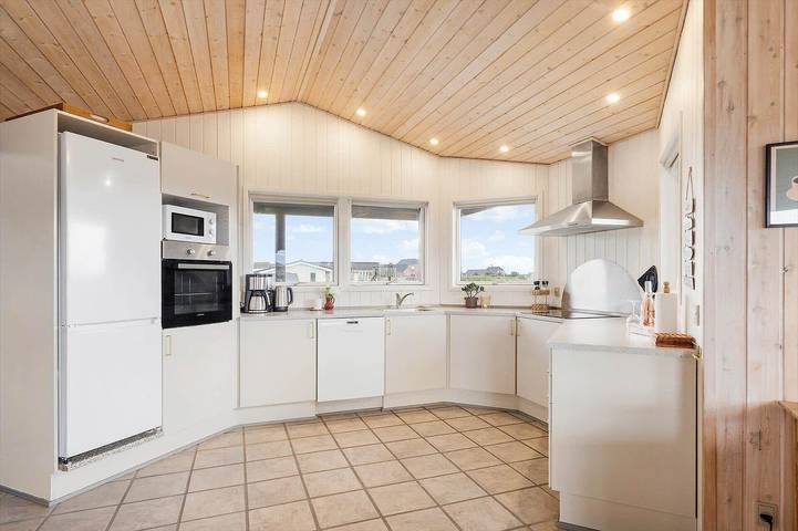 Ferieudlejning for 6 personer, med Jacuzzi og Terrasse såvel som Have og Sauna i Vrist