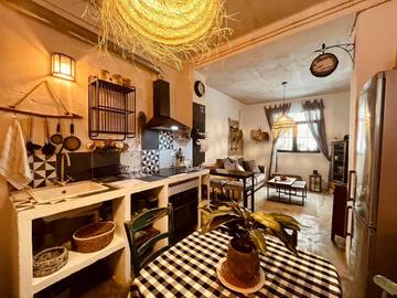 Gîte pour 6 personnes, avec jardin et jacuzzi, animaux acceptés à Abarán