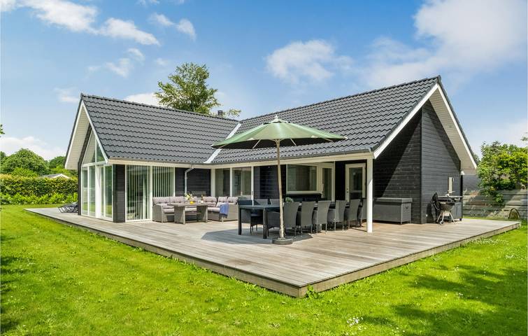 Ferienhaus für 10 Personen, mit Whirlpool und Terrasse sowie Garten - 1