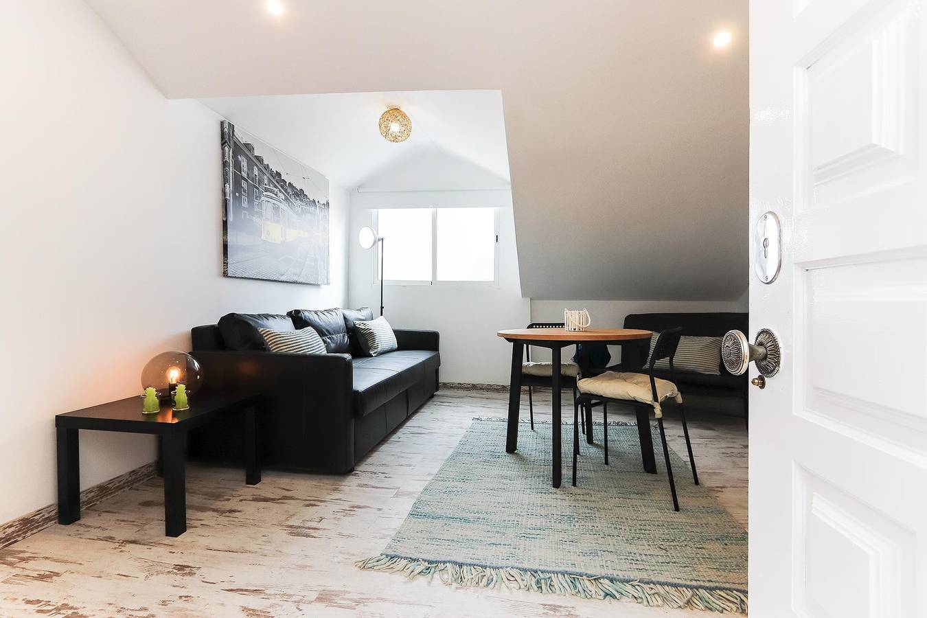 Entire apartment, Bairro Alto Views by Homing in Misericórdia, Lisbon