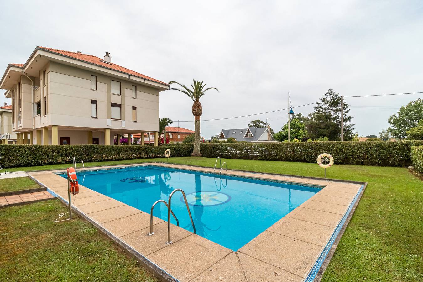 Entire apartment, Apartment 'La Ribera' with Mountain View, Shared Pool and Wi-Fi in Suances, Cantabrian Coast