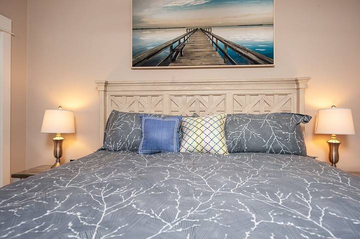 Vacation rental for 4 people, with balcony and hot tub in Lincoln City