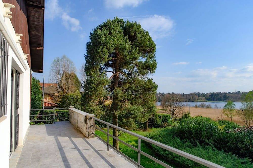 Panoramavilla (Montorfano Garden & Lake View) in Montorfano, Brianza
