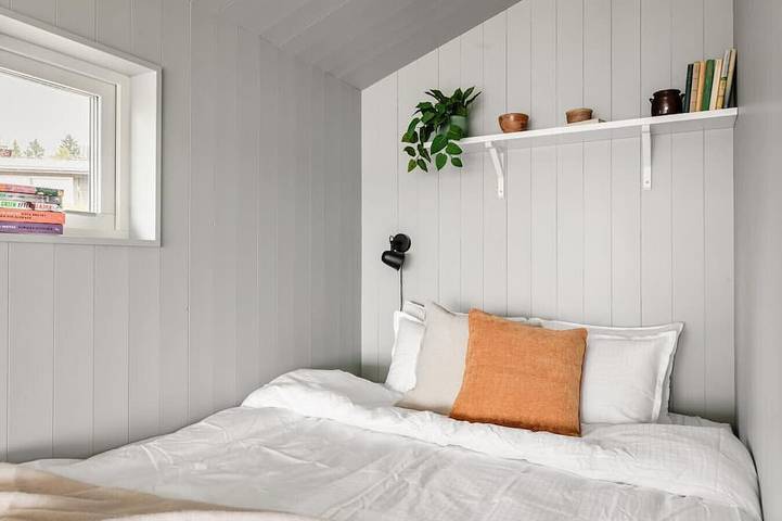 Waterfront home with own beach in Vaxholm in Vaxholm, Archipel de Stockholm