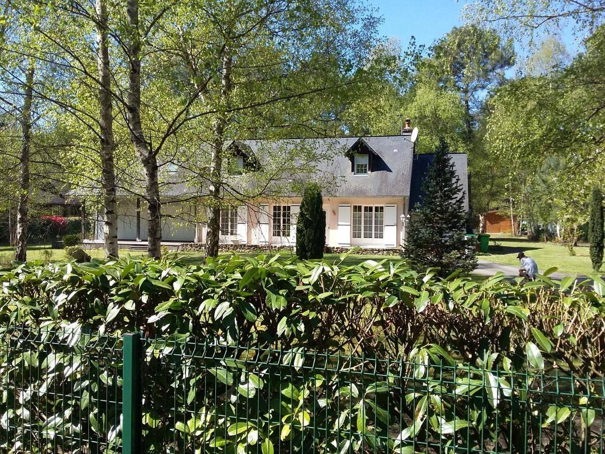 Triple Room with Private Bathroom in Ruaudin, Sarthe