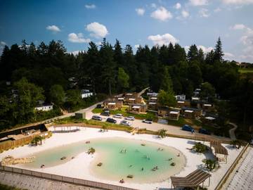 Mobil home pour 4 personnes, avec piscine et terrasse, animaux acceptés à Payrac