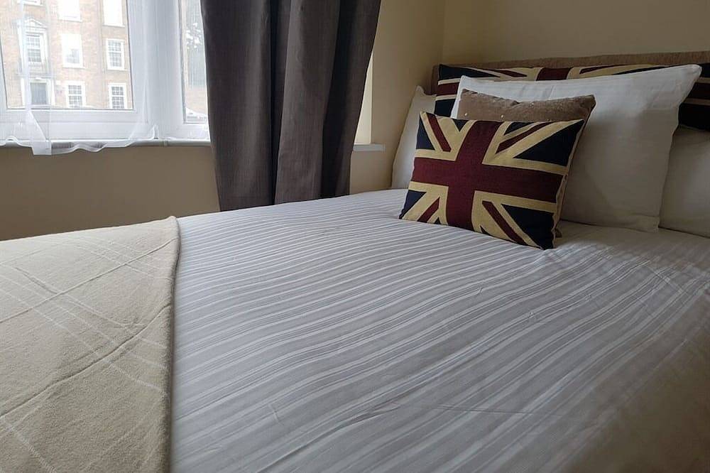 Double-Premium-Sdb privée avec douche-Vue sur Rue-Room 4 in Londres, Angleterre du Sud-Est