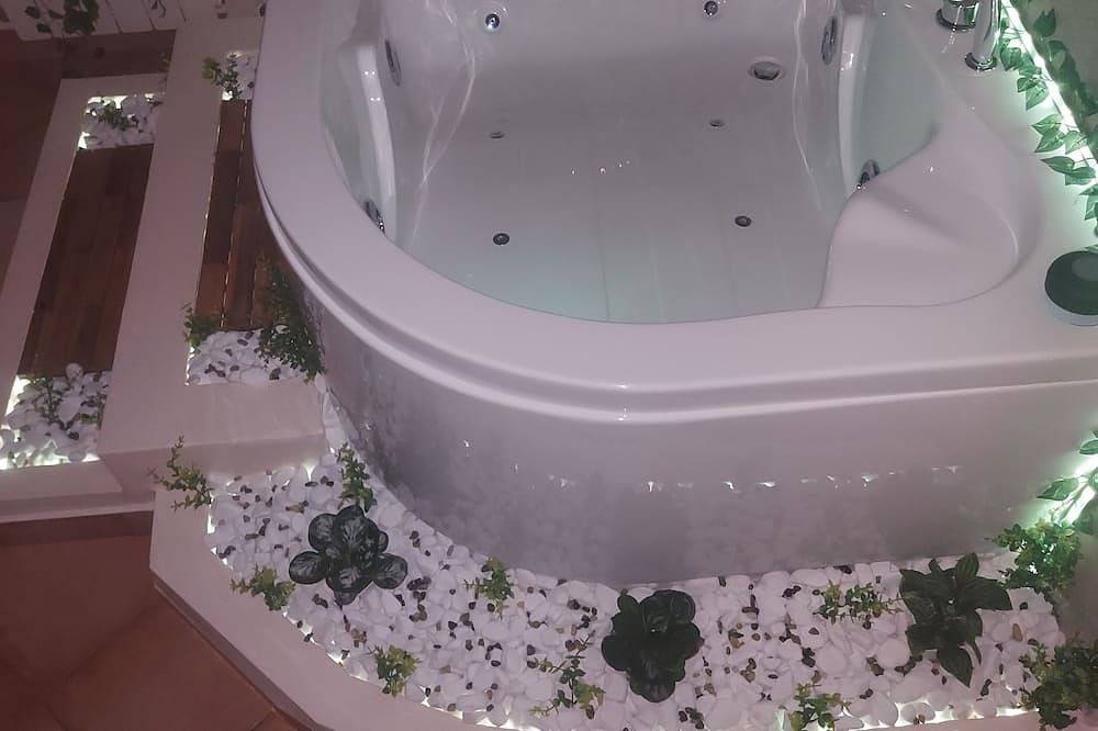 Norman Dream suite within walking distance of the majestic Cathedral of in Monreale, Palermo Provinz