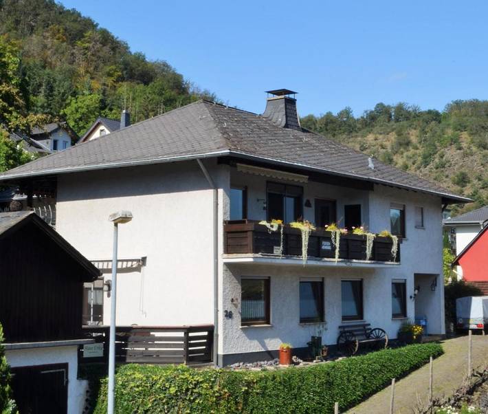 Ferienwohnung für 5 Personen, mit Terrasse und Ausblick in Löf