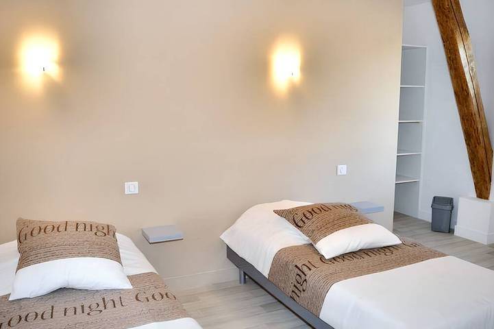 Location de vacances pour 27 personnes, avec jardin à Saint-Épain - 4