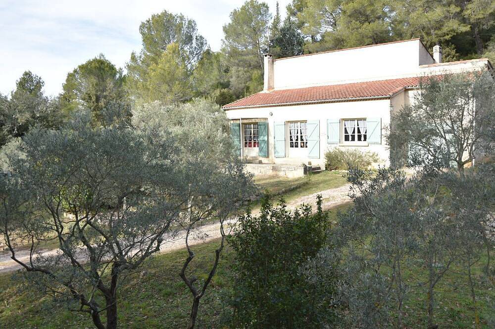 Barjols - Villa Équipée 2 à 8 Pers / 2000 m² Jardin in Barjols, Brignoles region