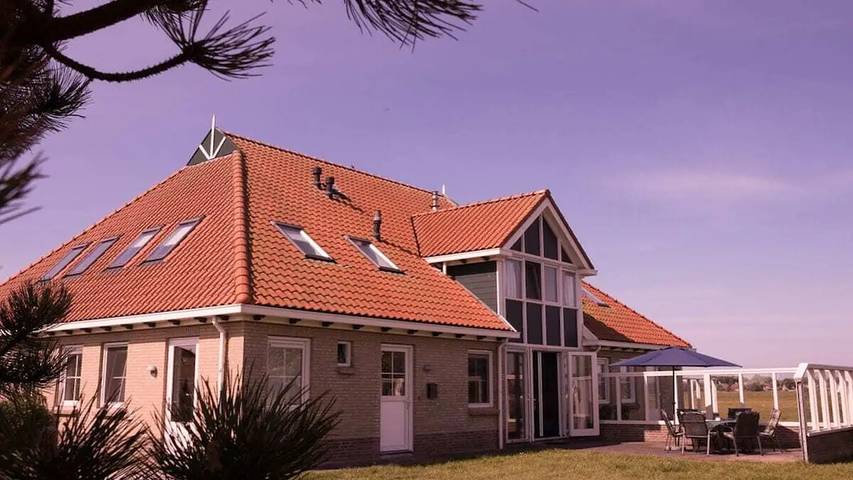 Vakantiehuis voor 6 personen, with Terras and Tuin as well as Sauna op Ameland