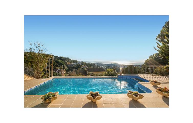 Apartamento junto a la piscina, cerca de restaurantes y del lago - Arenys de Munt in Arenys de Munt, Costa del Maresme