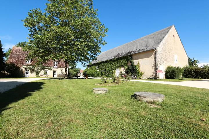 Camping pour 2 personnes, avec piscine et terrasse, animaux acceptés dans Centre-Val de Loire - 2