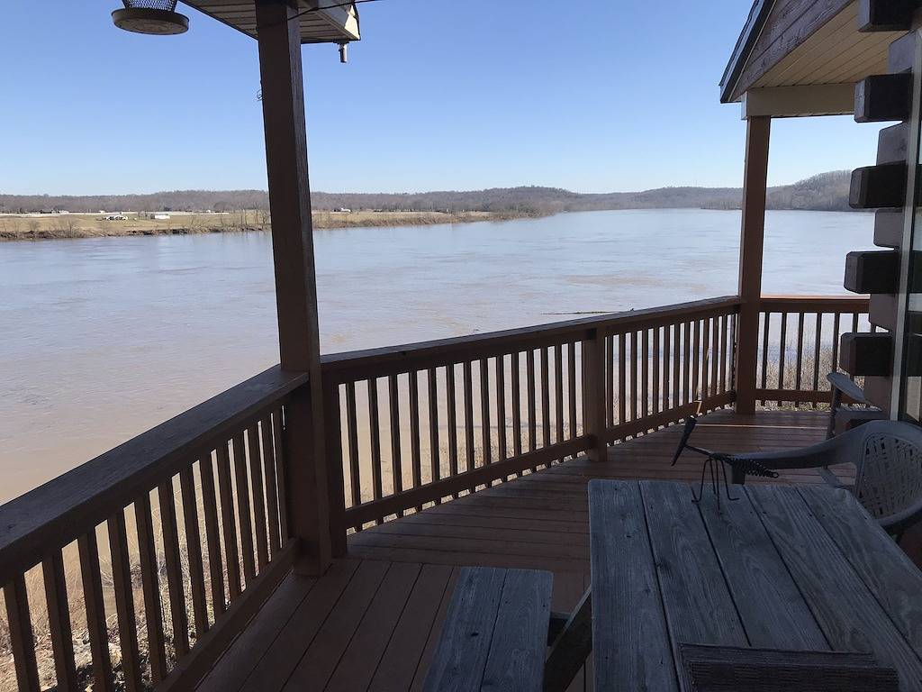 Außergewöhnliche Blick auf den Ohio River und bietet Platz für 2 Boote in Perry County (IN)