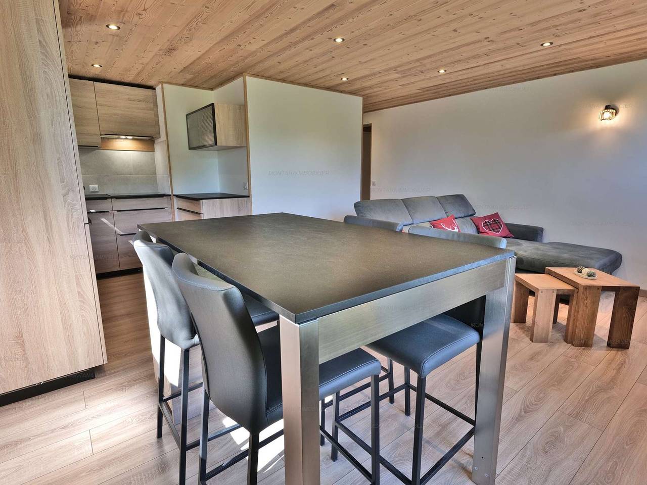 Apartamento entero, Bonito apartamento 3 hab, renovado, 58 m², 5 pers, balcón, aparcamiento in Chinaillon, Le Grand-Bornand