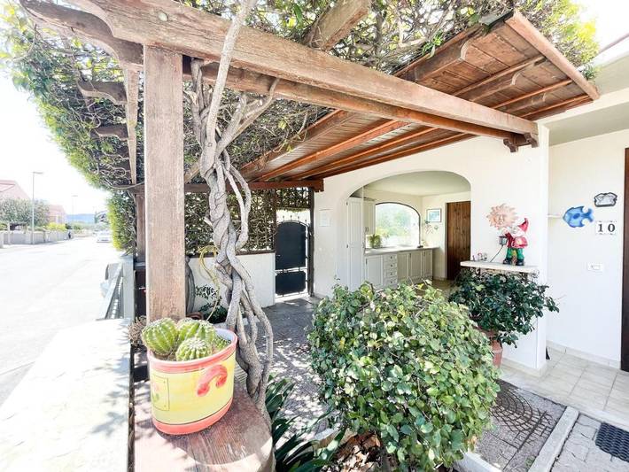 Ferienwohnung für 11 Personen, mit Balkon und Terrasse sowie Garten in Donoratico