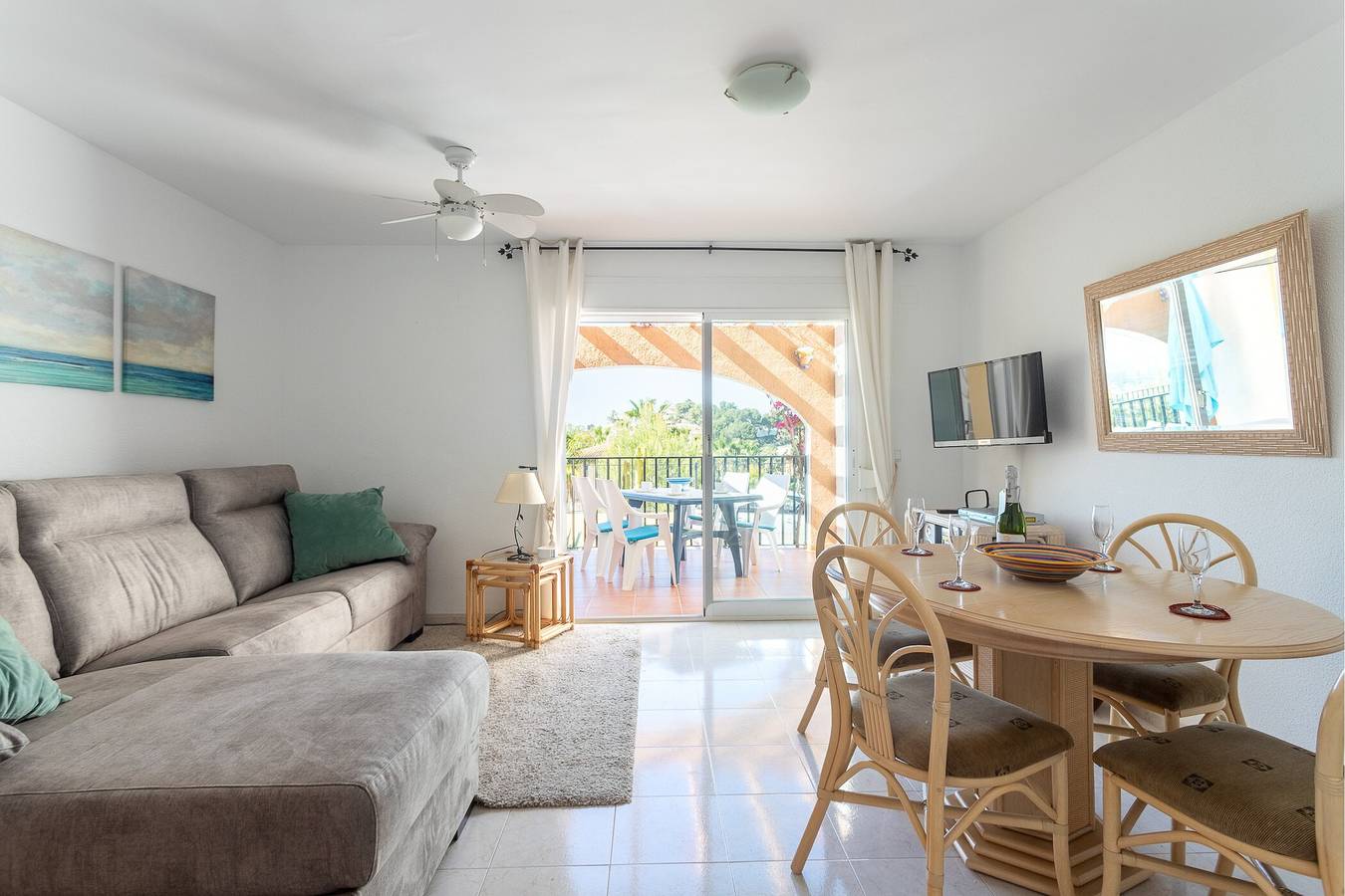 Ferienhaus 'Roja' mit Meerblick, WLAN und Klimaanlage in Imperial Park Resort, Calpe