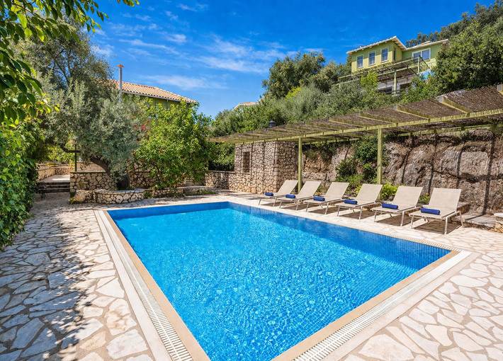 Villa with pool for 4 people, with garden and terrace in Lefkada