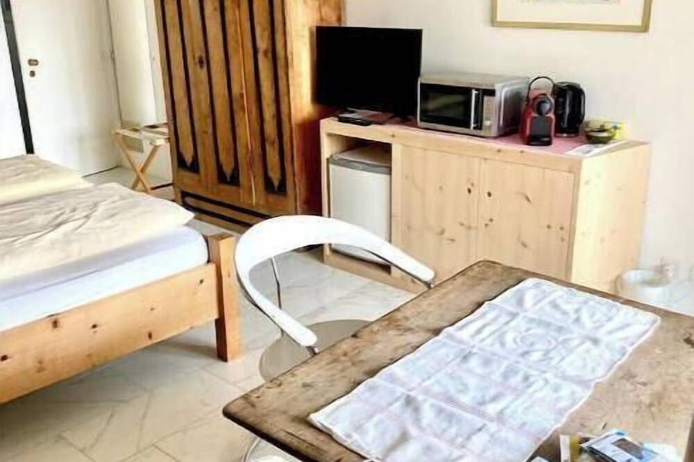 Ganze Wohnung, Nice room in Ilanz - central. by Olgiati in Ilanz, Alpenarena