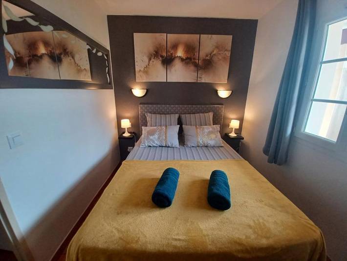 Apartamento de vacaciones para 4 personas, con jardín además de vistas y piscina - 1