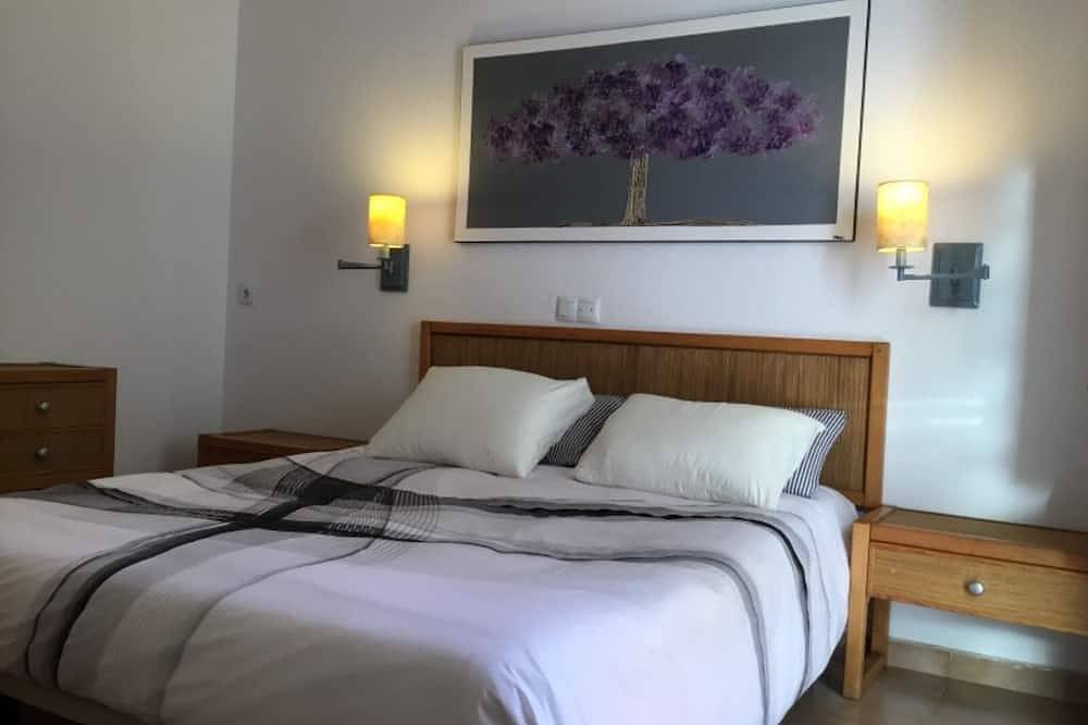 Appartement entier, Primavera, Sunshine next to the Sea and all Amenities in Costa del Silencio, Arona