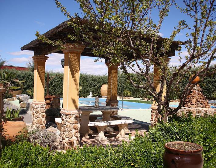 Chalet para 10 personas, con jardín y piscina para niños, Familias con niños en Castilla-La Mancha - 2