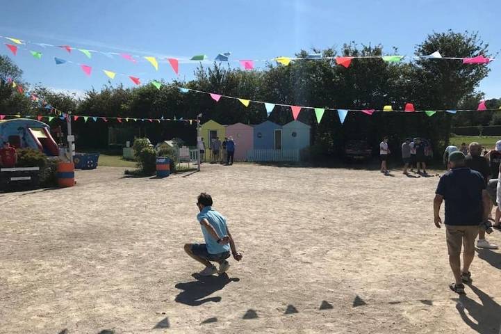 Zecamping 4* 500m plage piscine couverte chiens acceptés locatif 7m2 in Quettehou, Cherbourg und Umgebung
