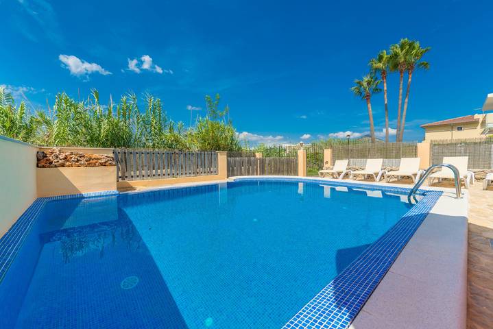 Villa for 8 people, with garden and terrace - 1
