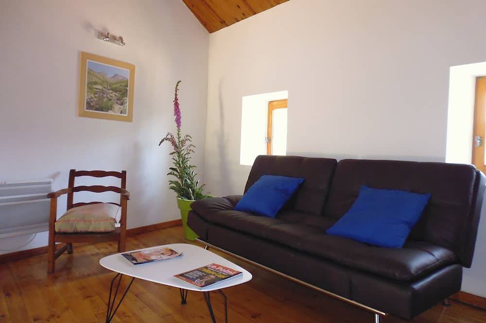 Rent traditional Corsican stone house in Vico, Ajaccio region