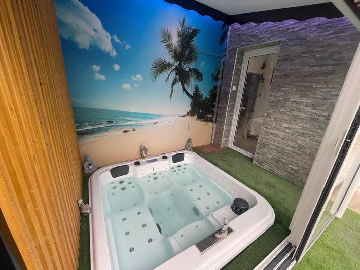 Gîte pour 4 personnes, avec jacuzzi et jardin à Domérat