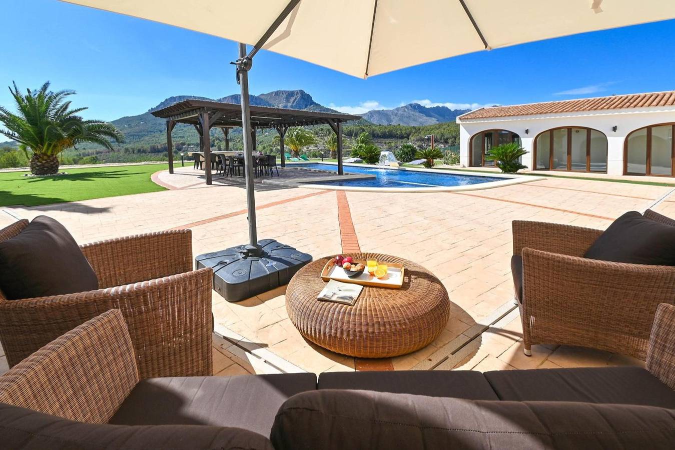 Villa 'Julie' with Mountain View, Wi-Fi and Air Conditioning in Benissa, Costa Blanca