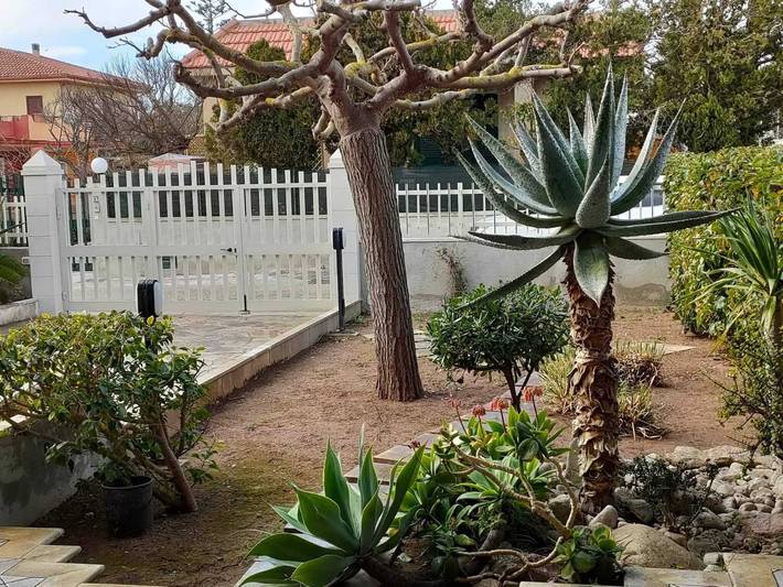 Casa de vacaciones 'Villetta Roby' con terraza privada, jardín privado y aire acondicionado in Marina di Modica, Módica