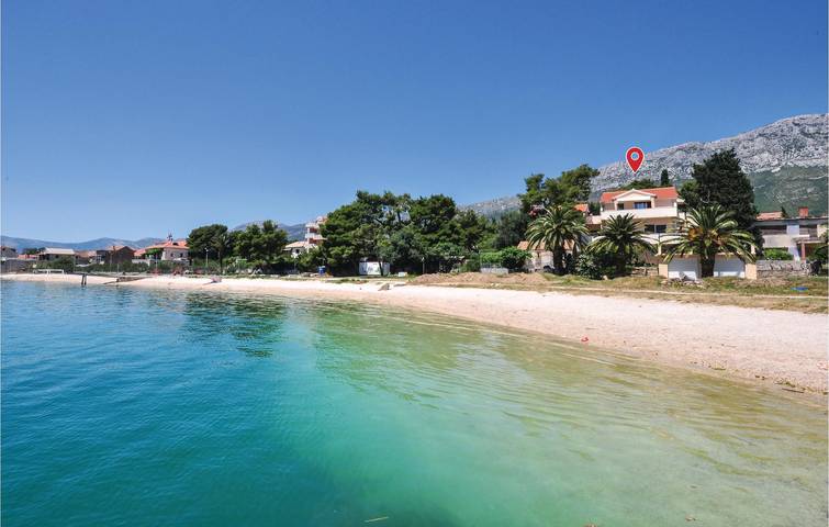 Ganze Ferienwohnung, Gemütliche 1-Zimmer-Wohnung mit Terrasse, 100 m von der Küste entfernt in Kastel Gomilica, Kaštela