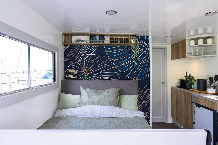 Olav cozy houseboat close to the beach and restaurants by Weltevreden Experience in Zeewolde, Flevoland
