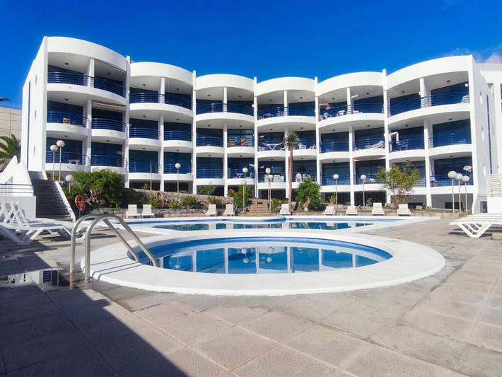 Apartamento de vacaciones para 4 personas, con piscina además de jardín y vistas - 1