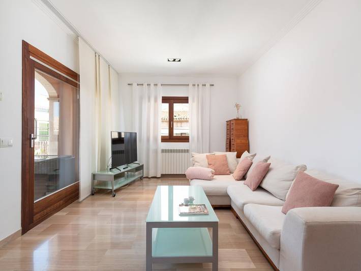 Entire apartment, Can Joan (maria) - Apartment With Private Pool in Maria de la Salut, Majorca Center