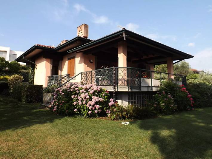Villa per 9 persone, con giardino a San Felice del Benaco