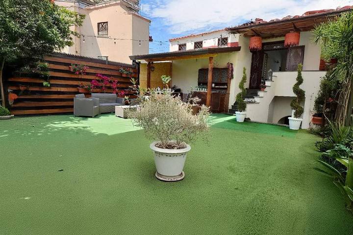 Casa vacanza per 4 persone, con panorama e piscina nonché balcone, adatto a famiglie con bambini in Torre Annunziata