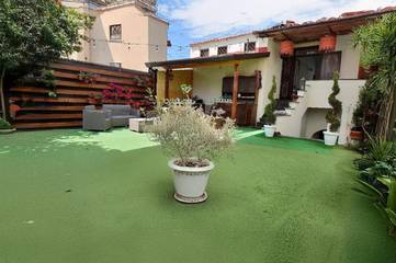 Chambre d’hôte pour 4 personnes, avec balcon ainsi que vue et piscine, adapté aux familles à Torre Annunziata