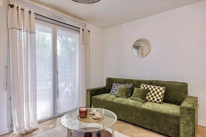 Gîte pour 6 personnes, avec terrasse et jardin à Saint-Genis-Pouilly - 2