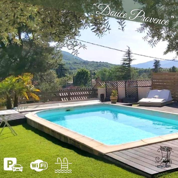 Location de vacances pour 5 personnes, avec Balcon et Jardin ainsi que Piscine et Vue à Malijai