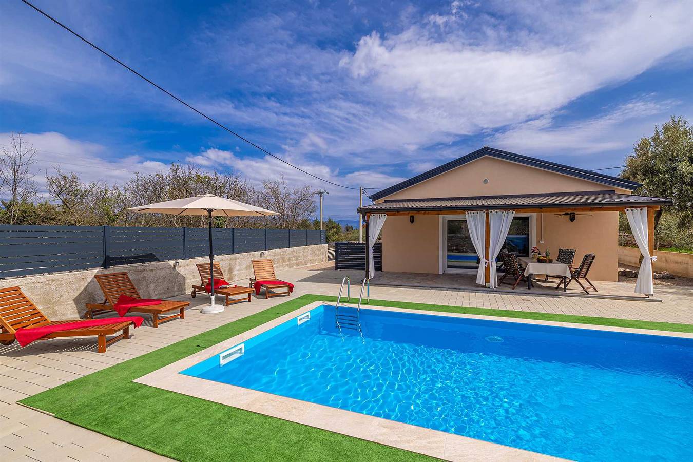 Ferienhaus Aslan mit Pool in Žestilac, Dobrinj