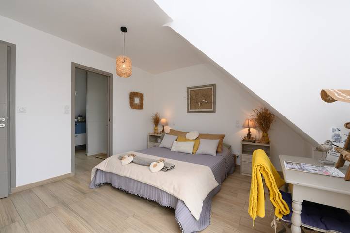 Gîte pour 4 personnes, avec vue sur le lac et jardin dans Theix-Noyalo - 4