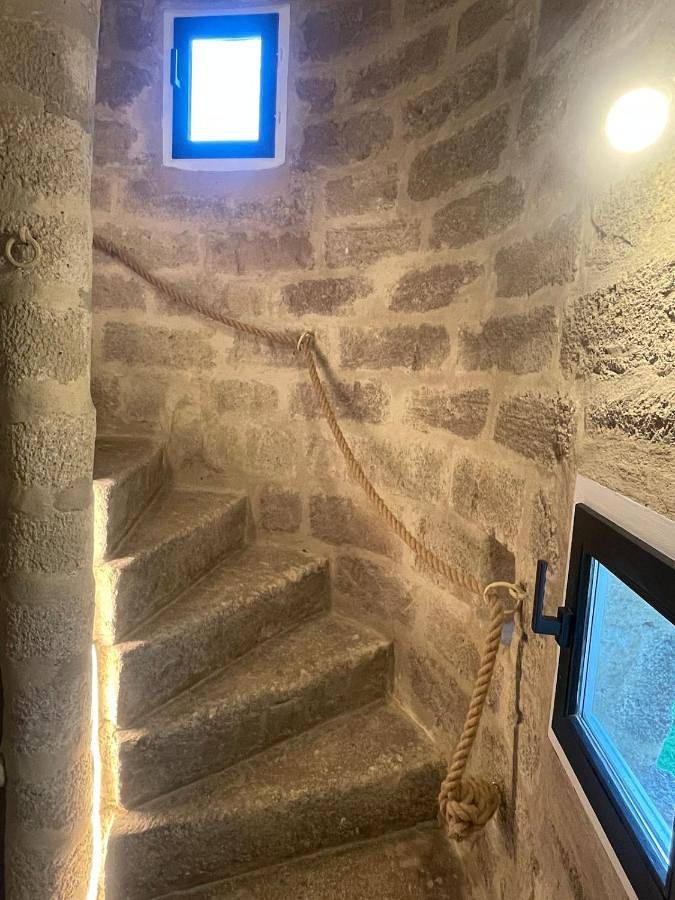 Location de vacances pour 25 personnes, avec piscine ainsi que sauna et balcon à Sanilhac-Sagriès - 2