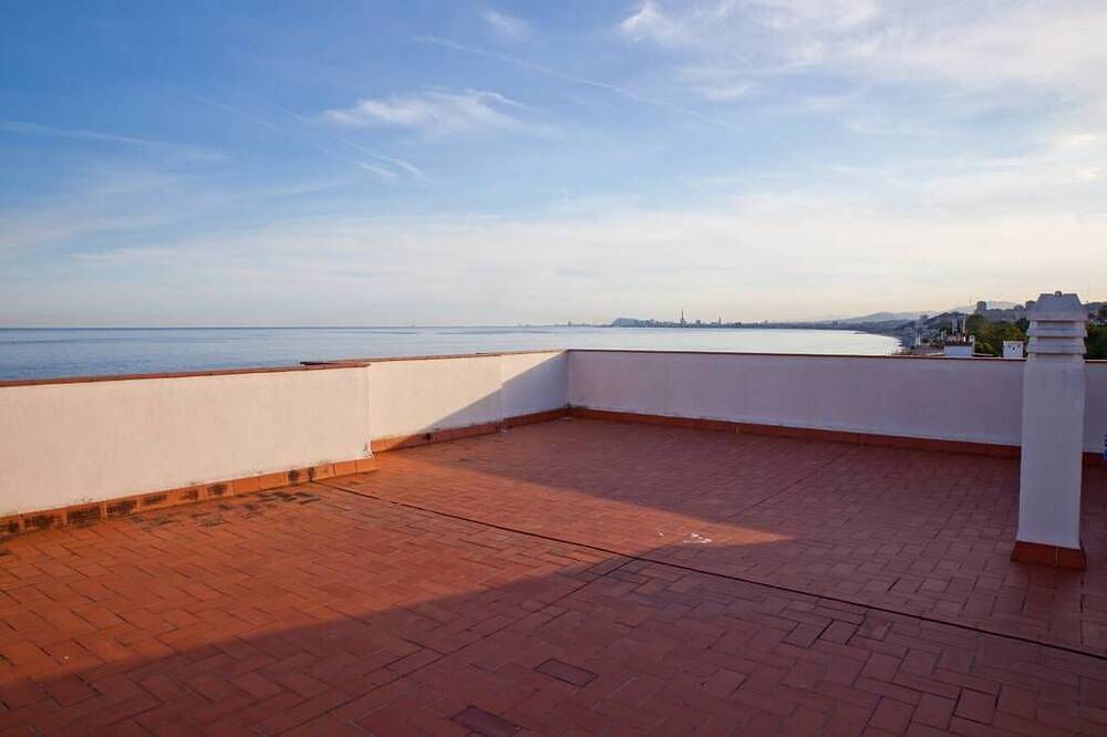 Entire apartment, Candela 'S Beach & Port- Panoramic Coast Barcelona in el Masnou, Costa del Maresme
