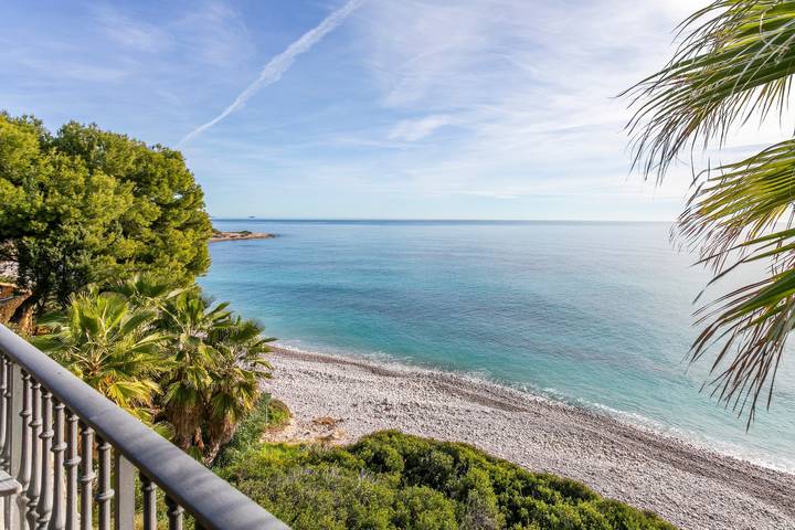 Villa Leandro – Amplia villa en primera línea con piscina privada y acceso directo al mar in cala del Barranc d'Aigües (el Campello), Campello