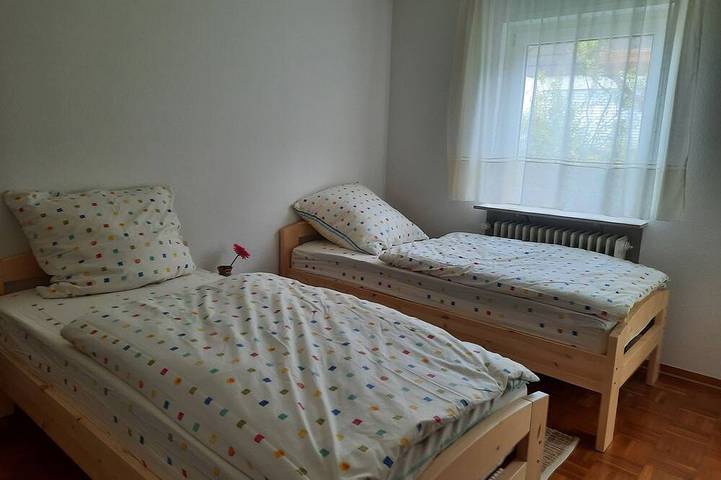 Ganze Wohnung, Ferienwohnung am Weinberg, nahe Tripsdrill  Garten,  ausgestattete Küche, WLAN in Ilsfeld, Landkreis Heilbronn
