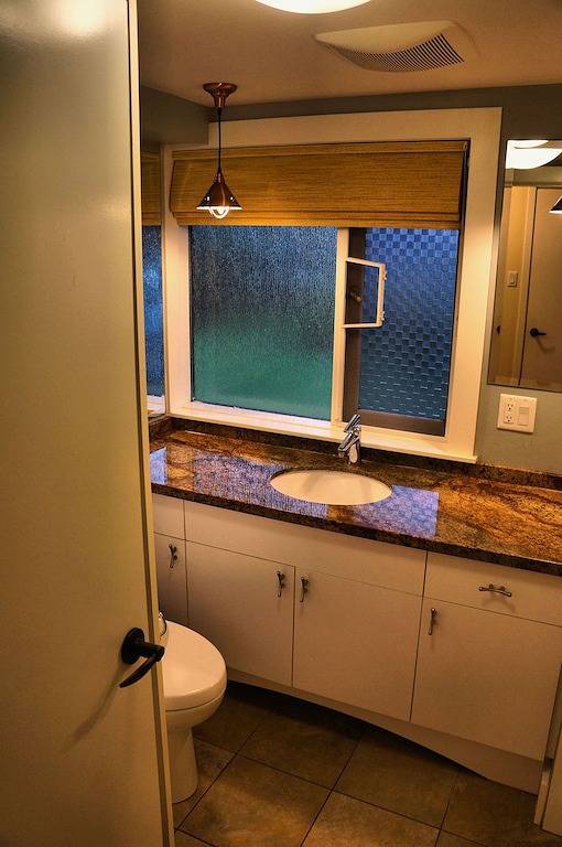 Schöne kleine, gut ausgestattete Suite in der Nähe der Innenstadt, Parks und Restaurants in Nanaimo, Regional District of Nanaimo